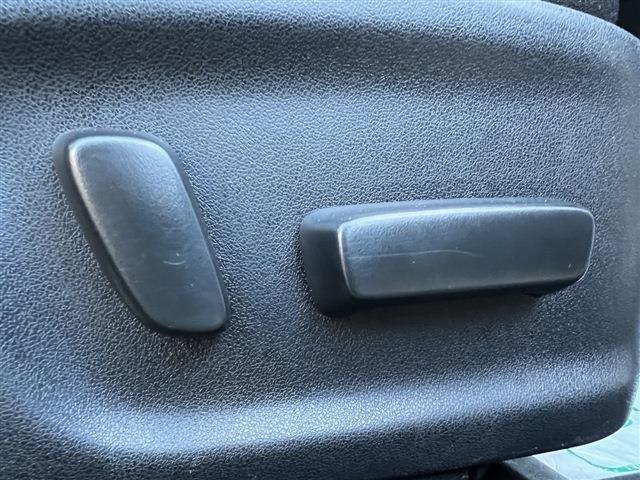 トヨタ クラウン　ハイブリッド ハイブリッド ２．５ Ｓ H25年 (関東) 99