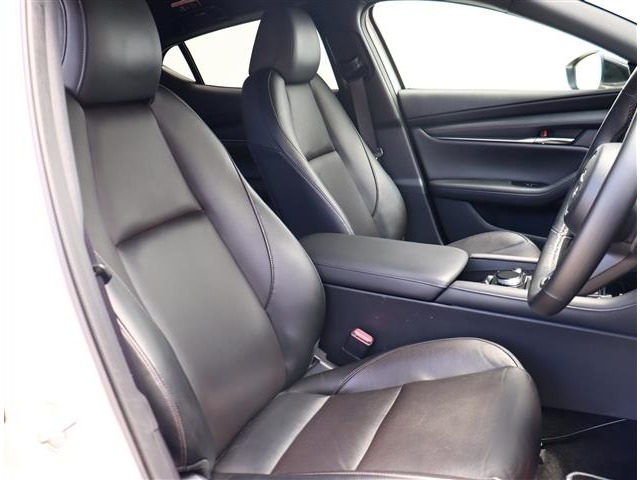 マツダ ＭＡＺＤＡ３　ファストバック １．８ ＸＤ Ｌパッケージ ディーゼルターボ R3年 (関東) 99