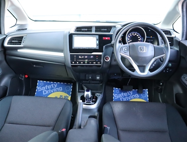 ホンダ フィット　ハイブリッド １．５ ハイブリッド Ｆ H29年 (関東) 99