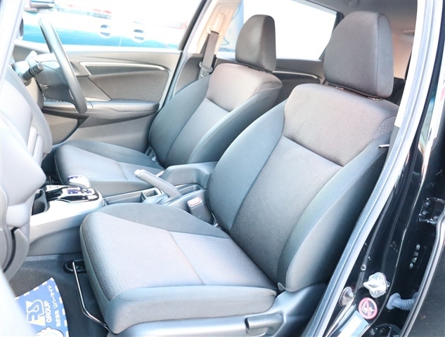 ホンダ フィット　ハイブリッド １．５ ハイブリッド Ｆ H29年 (関東) 99