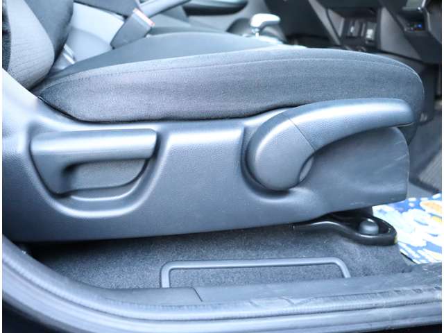 ホンダ フィット　ハイブリッド １．５ ハイブリッド Ｆ H29年 (関東) 99