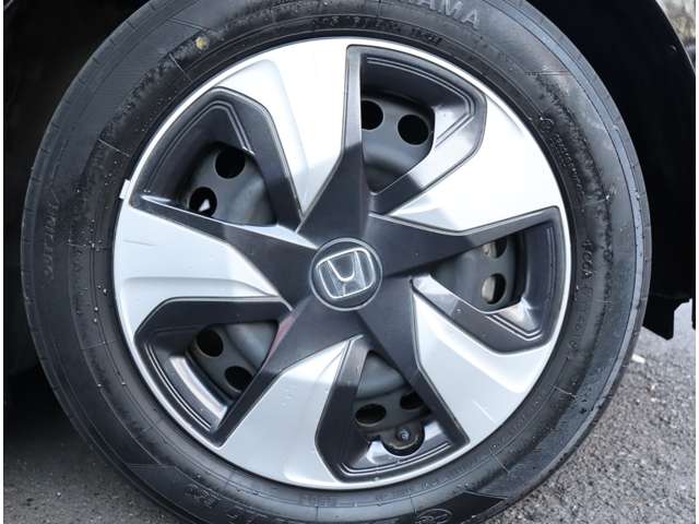 ホンダ フィット　ハイブリッド １．５ ハイブリッド Ｆ H29年 (関東) 99