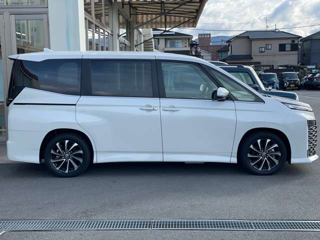 トヨタ ヴォクシー ２．０ Ｓ－Ｚ R6年 (近畿) 99