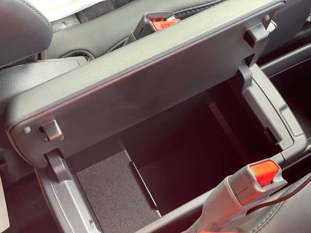 トヨタ ヴォクシー ２．０ Ｓ－Ｚ R6年 (近畿) 99