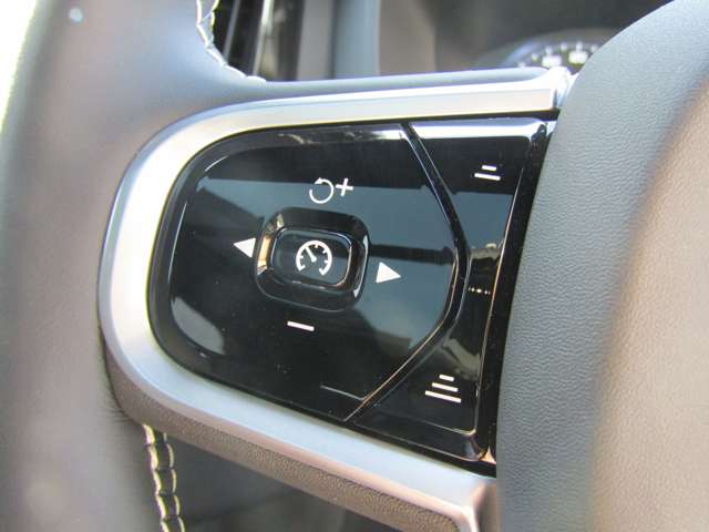 ボルボ ＸＣ６０ Ｂ６ ＡＷＤ Ｒデザイン ４ＷＤ R3年 (関東) 99