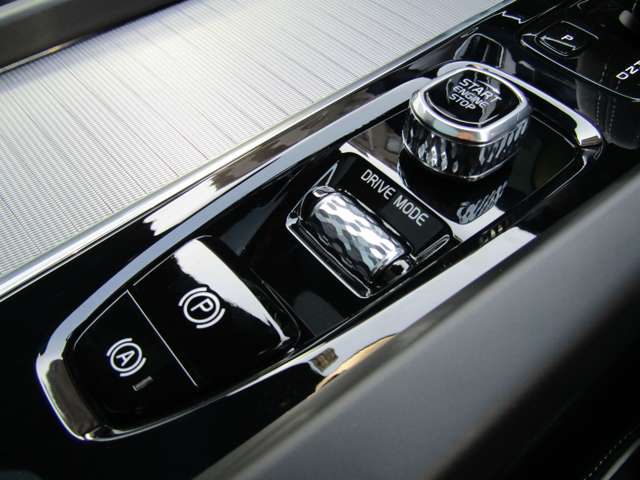 ボルボ ＸＣ６０ Ｂ６ ＡＷＤ Ｒデザイン ４ＷＤ R3年 (関東) 99