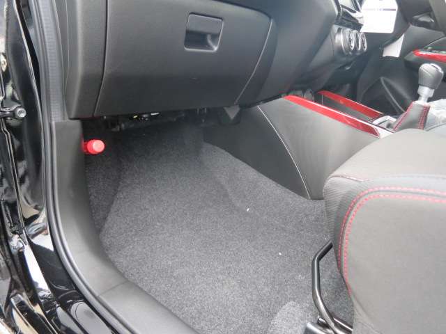 スズキ スイフト スポーツ １．４ R6年 (関東) 99