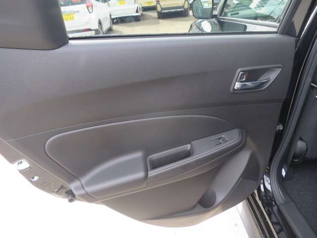 スズキ スイフト スポーツ １．４ R6年 (関東) 99