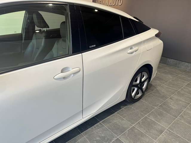 トヨタ プリウス １．８ Ｓ ツーリングセレクション H29年 (近畿) 99