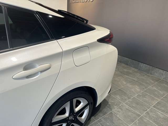 トヨタ プリウス １．８ Ｓ ツーリングセレクション H29年 (近畿) 99