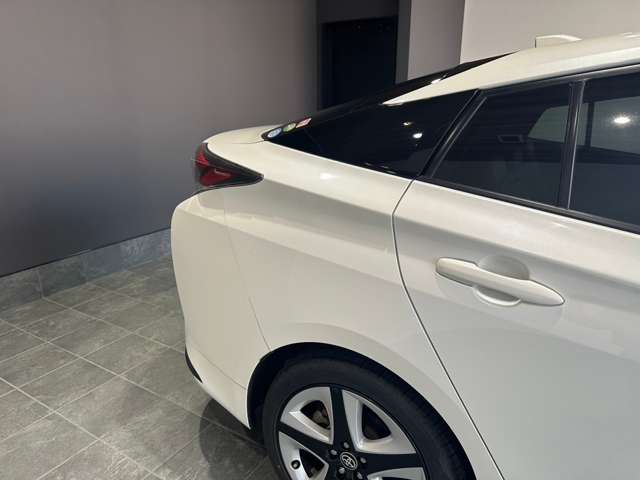 トヨタ プリウス １．８ Ｓ ツーリングセレクション H29年 (近畿) 99