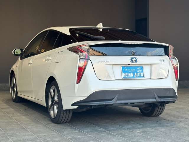 トヨタ プリウス １．８ Ｓ ツーリングセレクション H29年 (近畿) 99