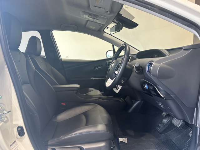 トヨタ プリウス １．８ Ｓ ツーリングセレクション H29年 (近畿) 99