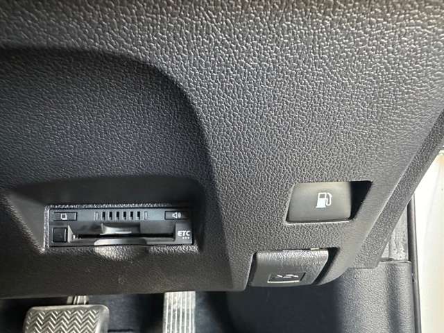 トヨタ プリウス １．８ Ｓ ツーリングセレクション H29年 (近畿) 99