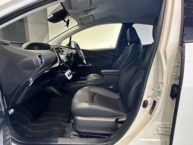 トヨタ プリウス １．８ Ｓ ツーリングセレクション H29年 (近畿) 99