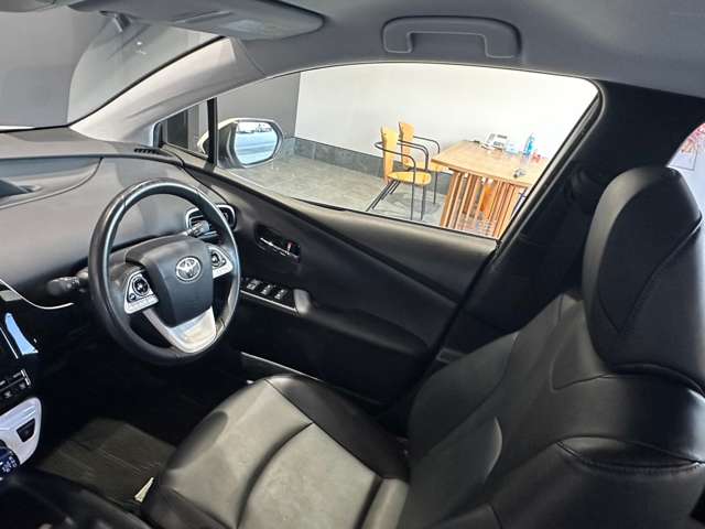 トヨタ プリウス １．８ Ｓ ツーリングセレクション H29年 (近畿) 99