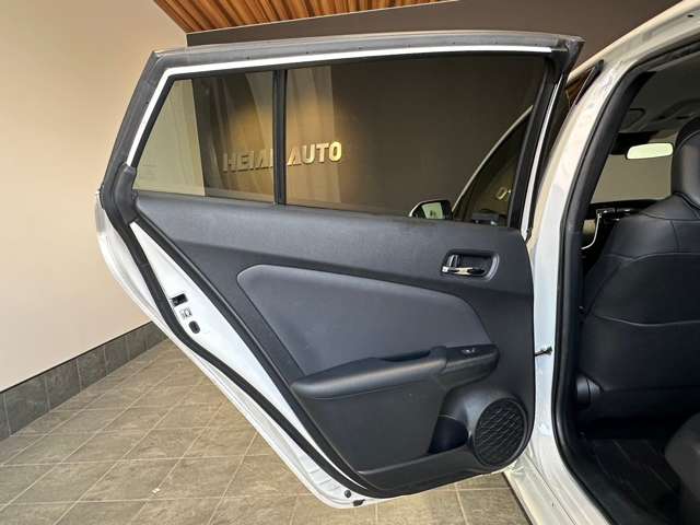 トヨタ プリウス １．８ Ｓ ツーリングセレクション H29年 (近畿) 99