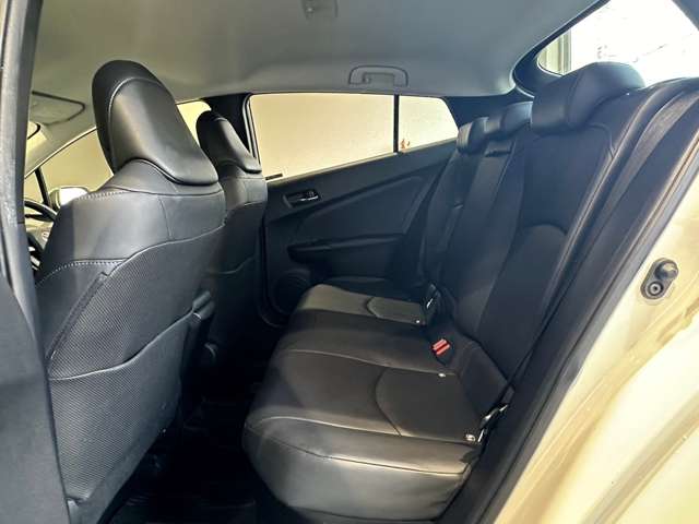 トヨタ プリウス １．８ Ｓ ツーリングセレクション H29年 (近畿) 99