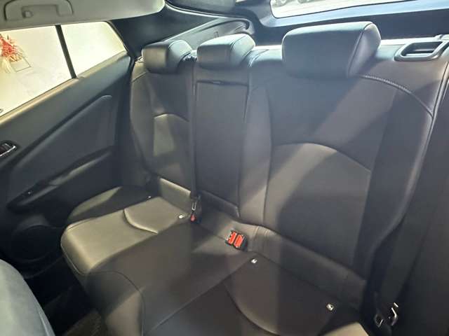 トヨタ プリウス １．８ Ｓ ツーリングセレクション H29年 (近畿) 99