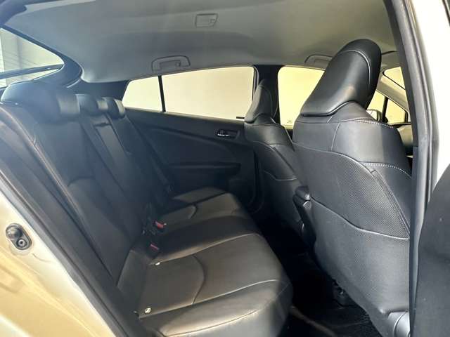 トヨタ プリウス １．８ Ｓ ツーリングセレクション H29年 (近畿) 99