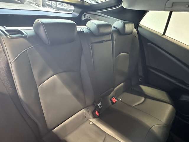 トヨタ プリウス １．８ Ｓ ツーリングセレクション H29年 (近畿) 99