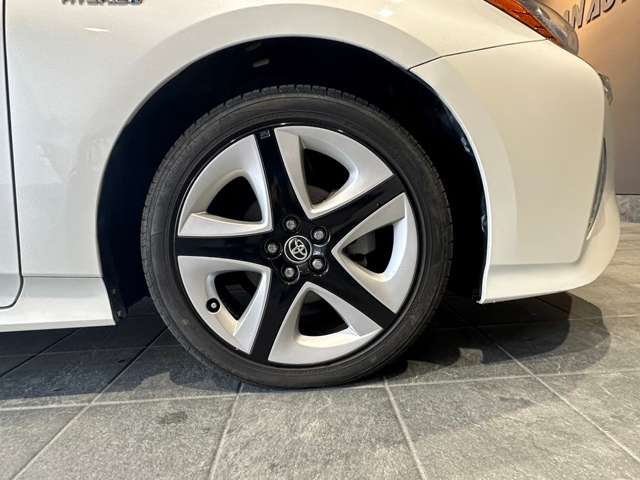 トヨタ プリウス １．８ Ｓ ツーリングセレクション H29年 (近畿) 99