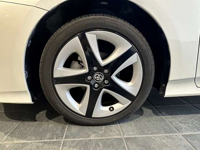 トヨタ プリウス １．８ Ｓ ツーリングセレクション H29年 (近畿) 99