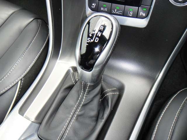 ボルボ ＸＣ６０ Ｄ４　Ｒデザイン H27年 (東北) 99