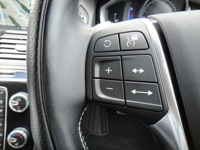 ボルボ ＸＣ６０ Ｄ４　Ｒデザイン H27年 (東北) 99