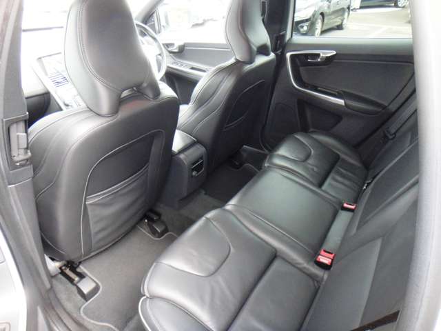 ボルボ ＸＣ６０ Ｄ４　Ｒデザイン H27年 (東北) 99