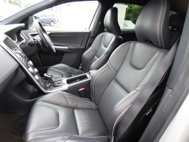 ボルボ ＸＣ６０ Ｄ４　Ｒデザイン H27年 (東北) 99
