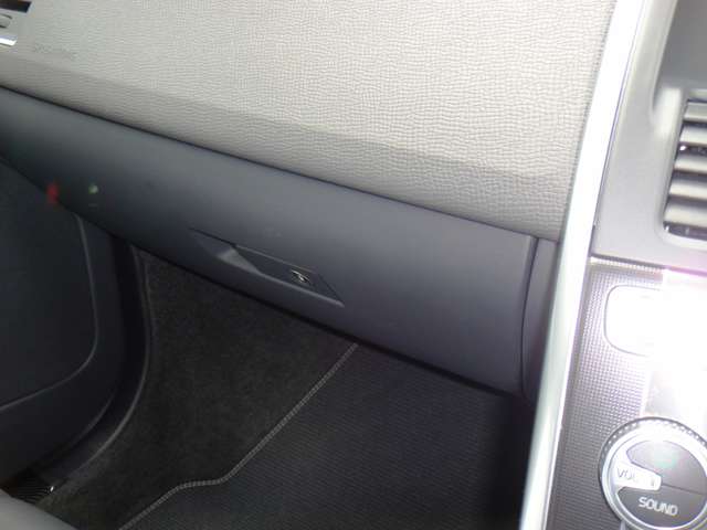 ボルボ ＸＣ６０ Ｄ４　Ｒデザイン H27年 (東北) 99