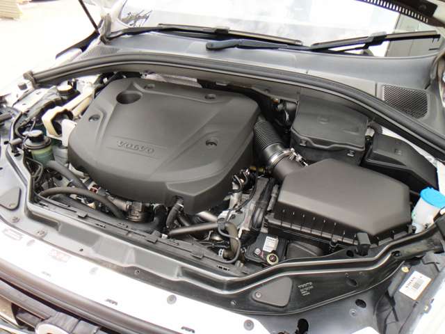ボルボ ＸＣ６０ Ｄ４　Ｒデザイン H27年 (東北) 99