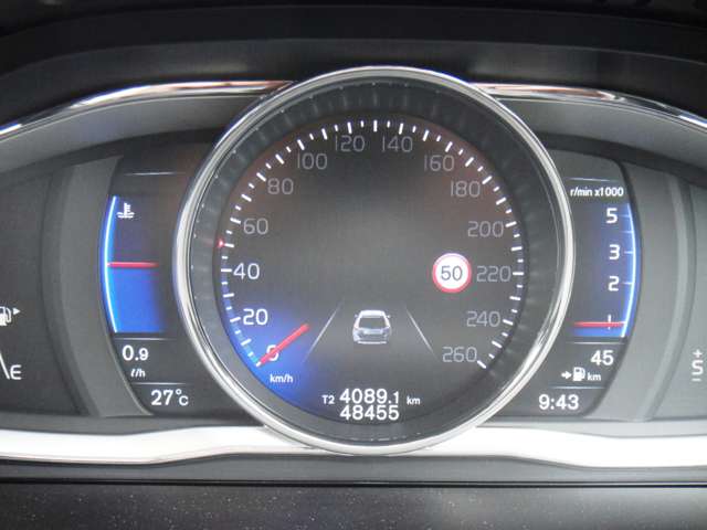 ボルボ ＸＣ６０ Ｄ４　Ｒデザイン H27年 (東北) 99