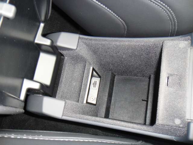 ボルボ ＸＣ６０ Ｄ４　Ｒデザイン H27年 (東北) 99