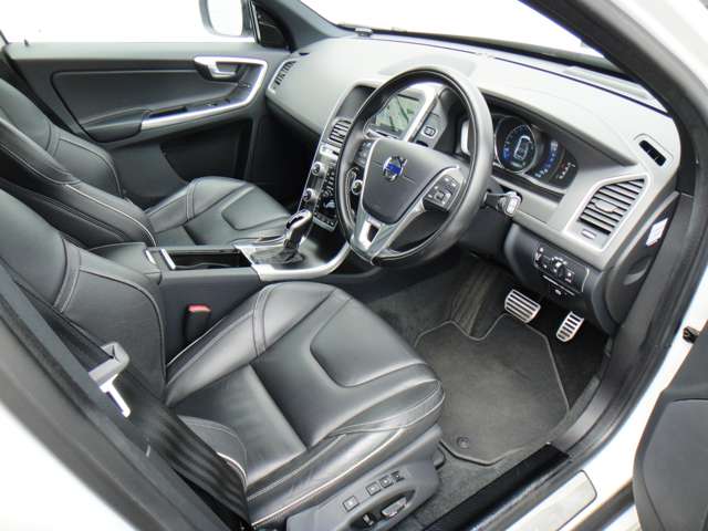 ボルボ ＸＣ６０ Ｄ４　Ｒデザイン H27年 (東北) 99