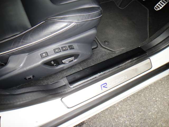 ボルボ ＸＣ６０ Ｄ４　Ｒデザイン H27年 (東北) 99