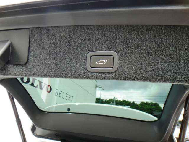 ボルボ ＸＣ６０ Ｄ４　Ｒデザイン H27年 (東北) 99