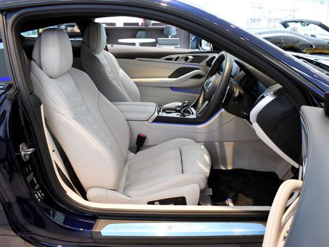 ＢＭＷ ８シリーズ Ｍ８５０Ｉ Ｘドライブ ４ＷＤ R1年 (関東) 99