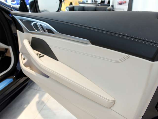 ＢＭＷ ８シリーズ Ｍ８５０Ｉ Ｘドライブ ４ＷＤ R1年 (関東) 99