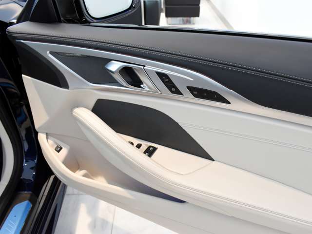 ＢＭＷ ８シリーズ Ｍ８５０Ｉ Ｘドライブ ４ＷＤ R1年 (関東) 99