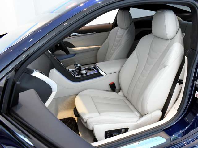 ＢＭＷ ８シリーズ Ｍ８５０Ｉ Ｘドライブ ４ＷＤ R1年 (関東) 99