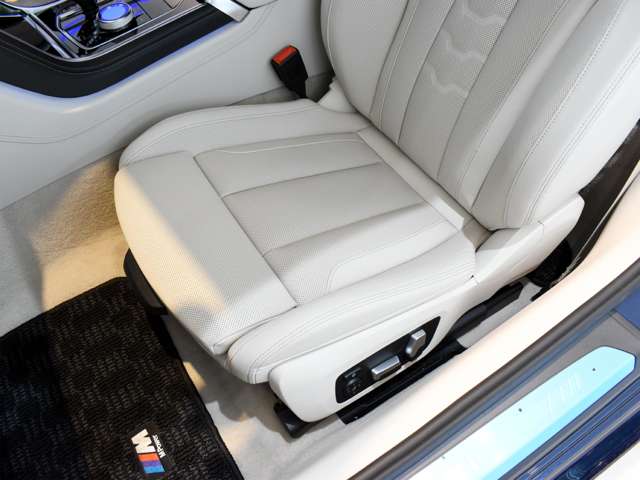 ＢＭＷ ８シリーズ Ｍ８５０Ｉ Ｘドライブ ４ＷＤ R1年 (関東) 99