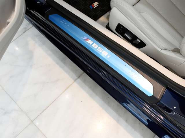 ＢＭＷ ８シリーズ Ｍ８５０Ｉ Ｘドライブ ４ＷＤ R1年 (関東) 99