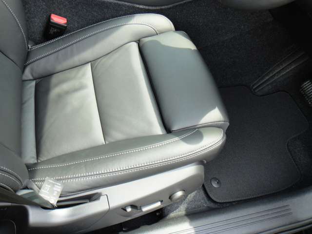 ボルボ ＸＣ４０ アルティメット Ｂ４ ＡＷＤ ４ＷＤ R6年 (東北) 99