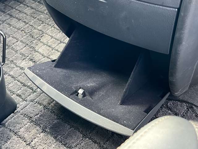 日産 エルグランド ３．５ ハイウェイスター ４ＷＤ H18年 (関東) 99