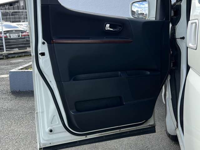 日産 エルグランド ３．５ ハイウェイスター ４ＷＤ H18年 (関東) 99