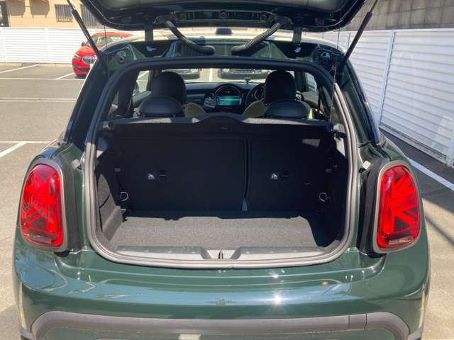 ミニ ミニ クーパー ３ドア レゾリュート エディション ＤＣＴ R5年 (近畿) 99