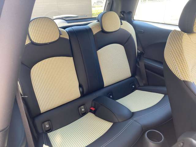 ミニ ミニ クーパー ３ドア レゾリュート エディション ＤＣＴ R5年 (近畿) 99