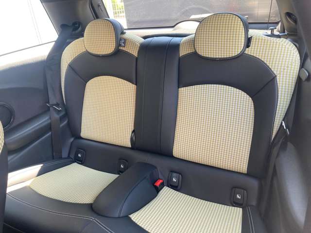 ミニ ミニ クーパー ３ドア レゾリュート エディション ＤＣＴ R5年 (近畿) 99